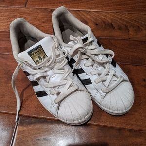 Adidas Superstars 5.5